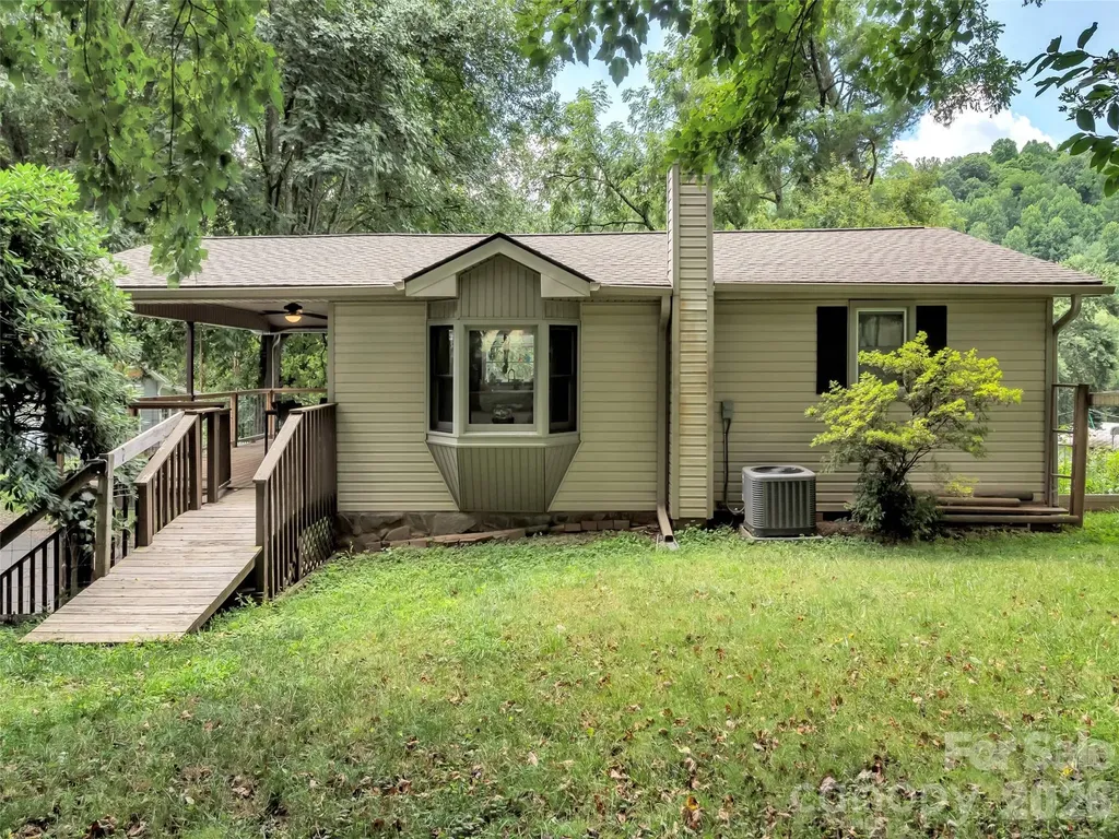 340 Mauney Cove Road Waynesville NC 28786