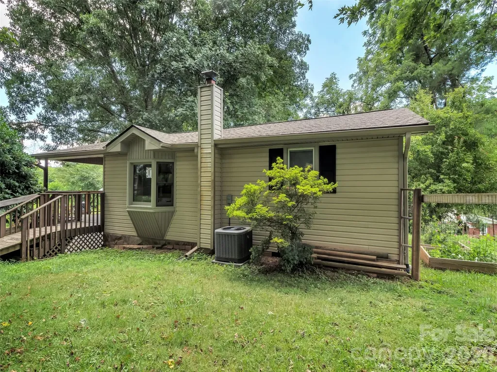 340 Mauney Cove Road Waynesville NC 28786