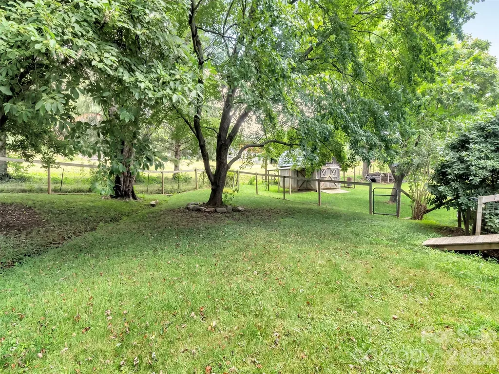 340 Mauney Cove Road Waynesville NC 28786