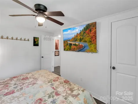 340 Mauney Cove Road Waynesville NC 28786