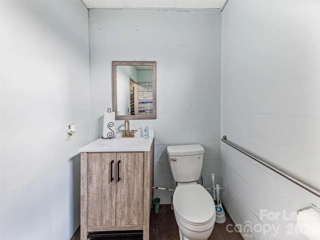 3156 Us 70 Highway Black Mountain NC 28711