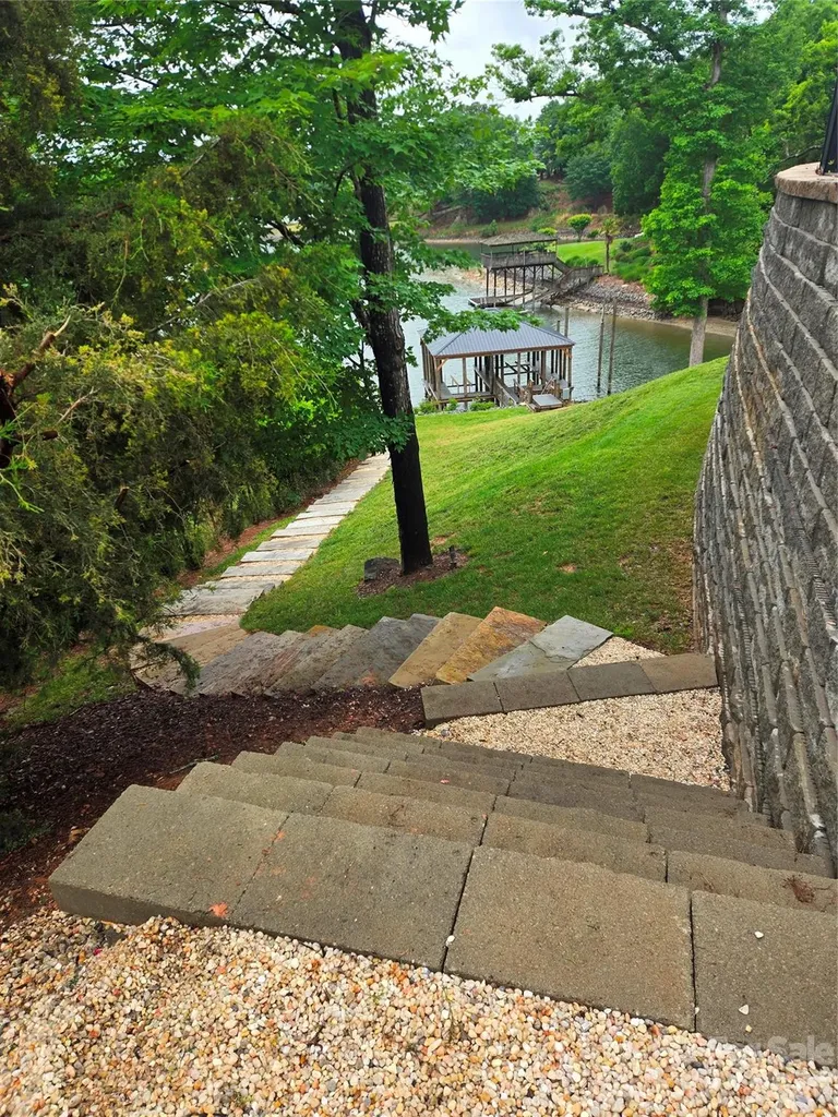 18304 Rosapenny Road Charlotte NC 28278