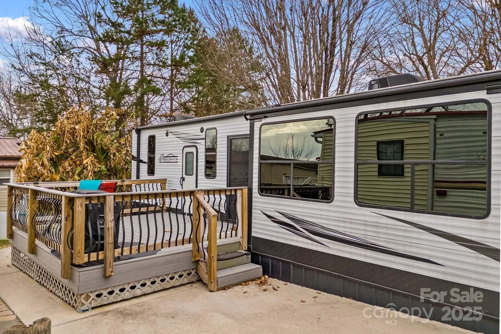 103 S Cardinal Drive New London NC 28127