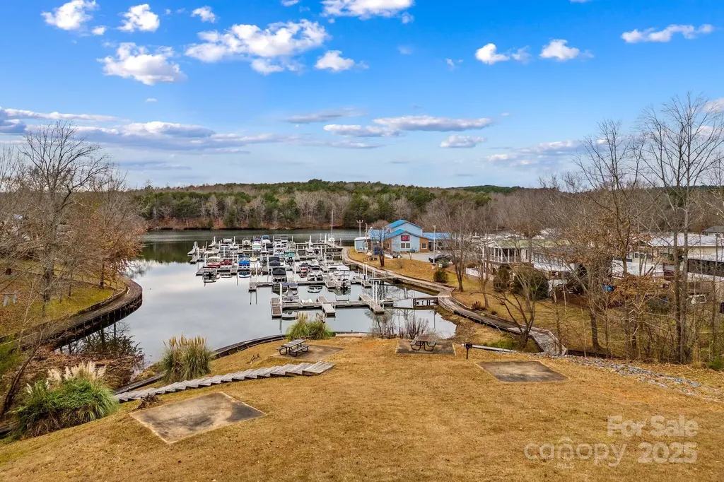 103 S Cardinal Drive New London NC 28127