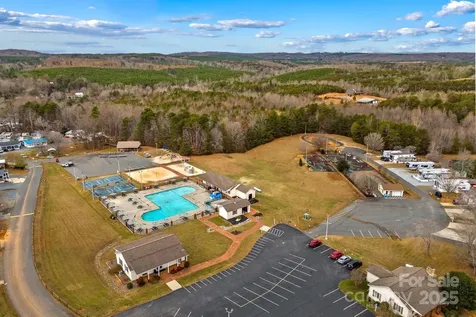103 S Cardinal Drive New London NC 28127