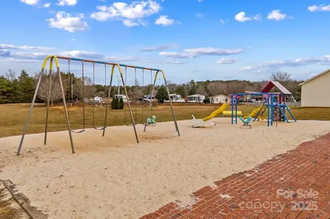 103 S Cardinal Drive New London NC 28127