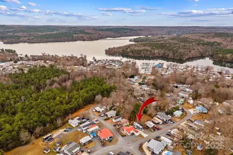 103 S Cardinal Drive New London NC 28127