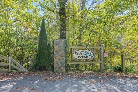 16 Harleys Cove Waynesville NC 28785