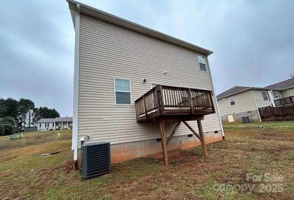 578 30th Avenue Circle NE Hickory NC 28601