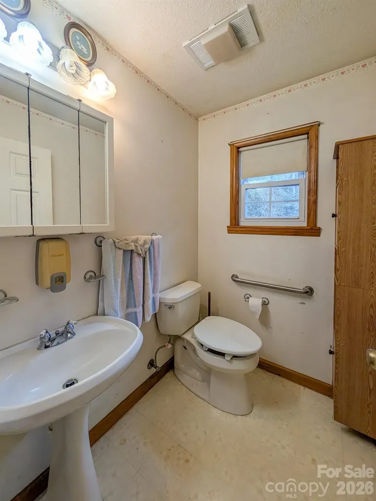 77 Griffith Branch Road Green Mountain NC 28740