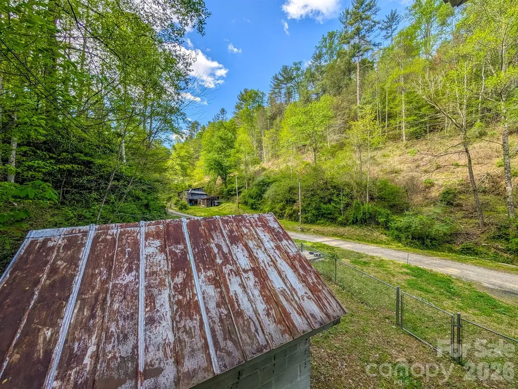 77 Griffith Branch Road Green Mountain NC 28740