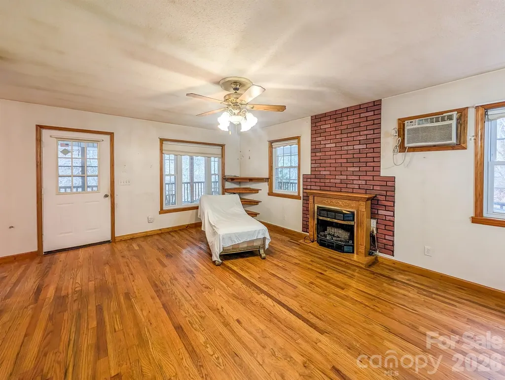 77 Griffith Branch Road Green Mountain NC 28740