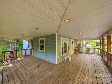 77 Griffith Branch Road Green Mountain NC 28740