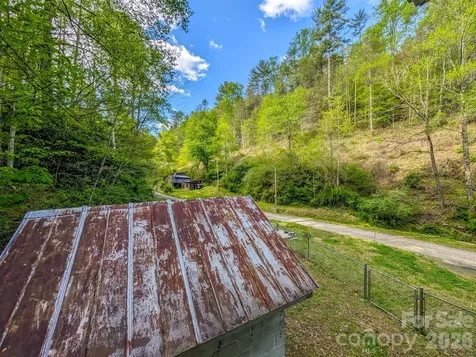 77 Griffith Branch Road Green Mountain NC 28740