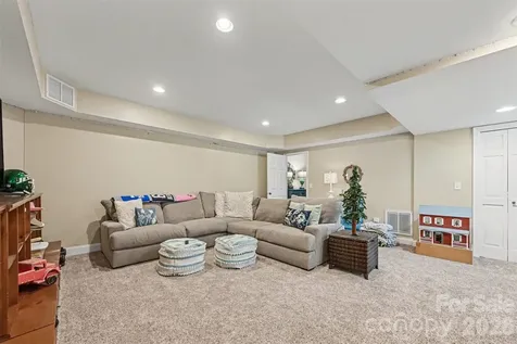 2511 Heritage Circle Statesville NC 28625