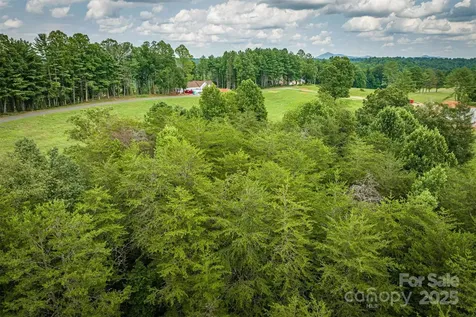 2071 Thoroughbred Way Lenoir NC 28645