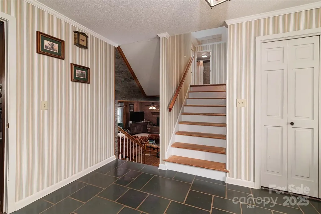 418 Woodcrest Lane Albemarle NC 28001