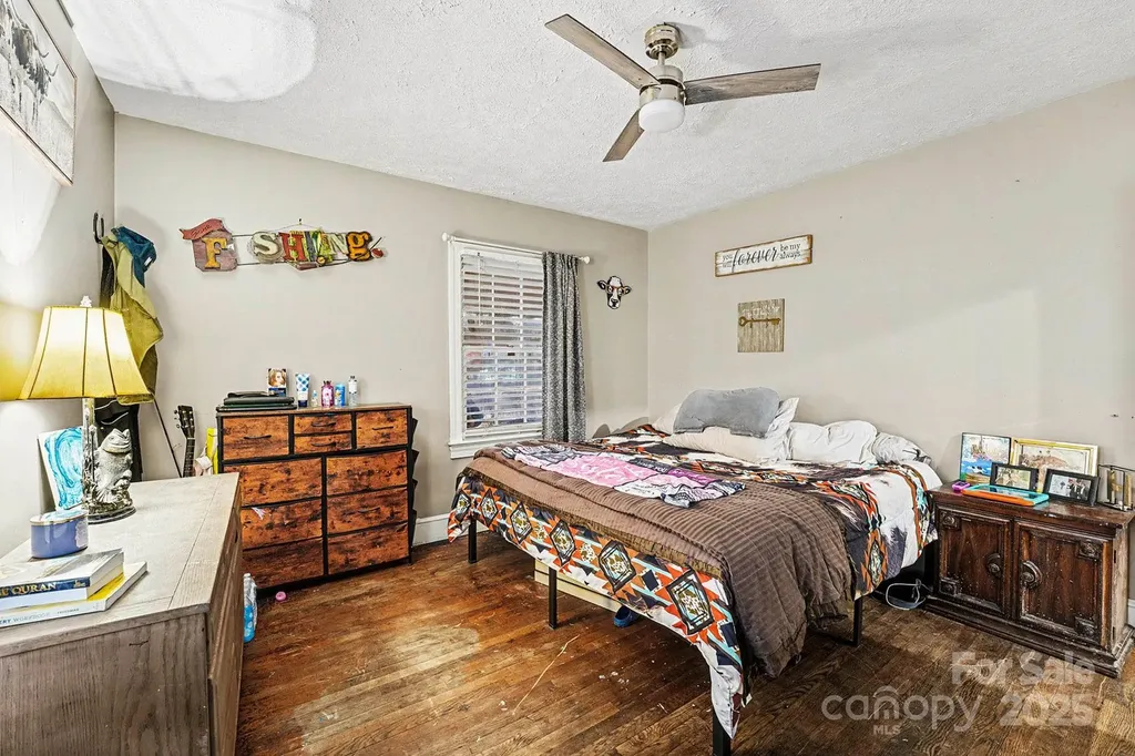 109 S Austin Street Maxton NC 28364