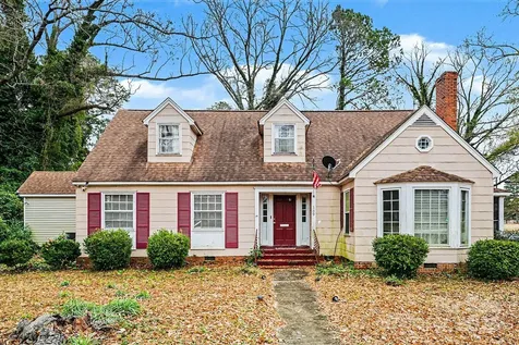 109 S Austin Street Maxton NC 28364