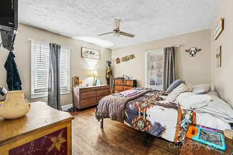 109 S Austin Street Maxton NC 28364