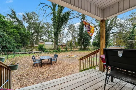 109 S Austin Street Maxton NC 28364