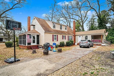 109 S Austin Street Maxton NC 28364