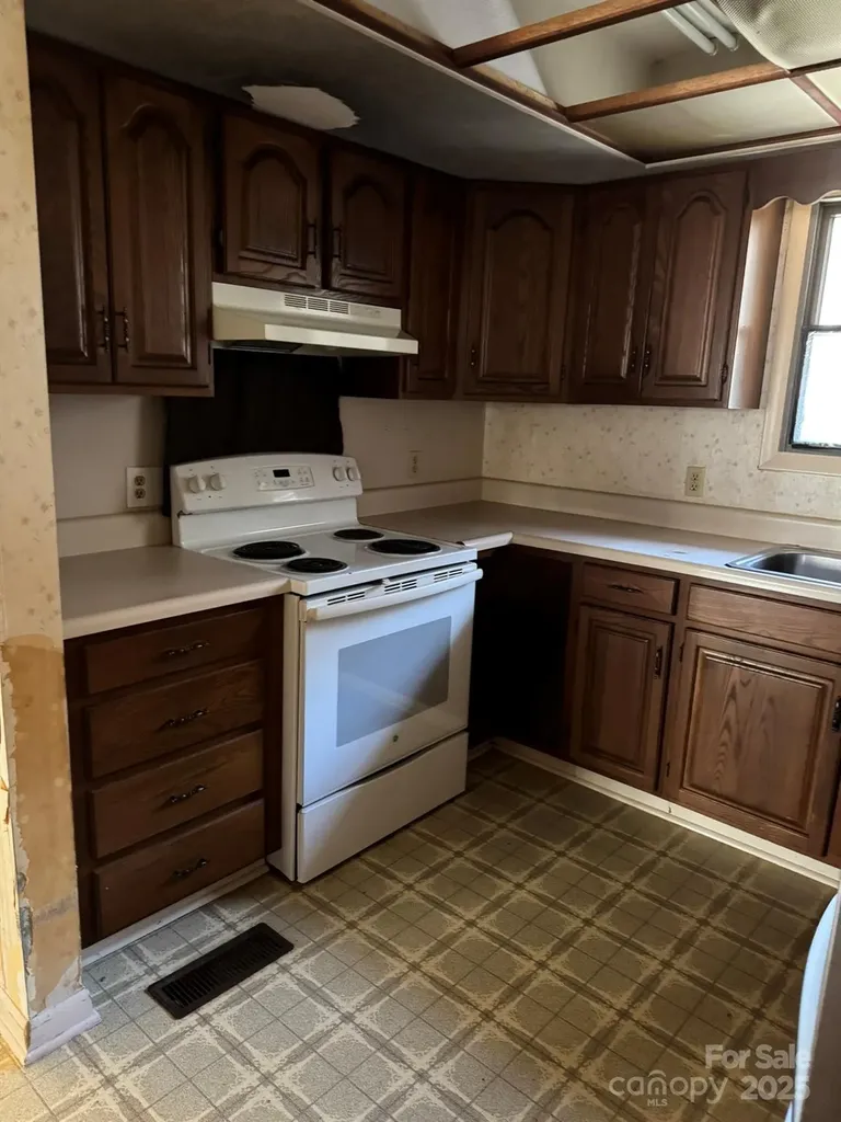 80 Larkspur Lane Cullowhee NC 28723