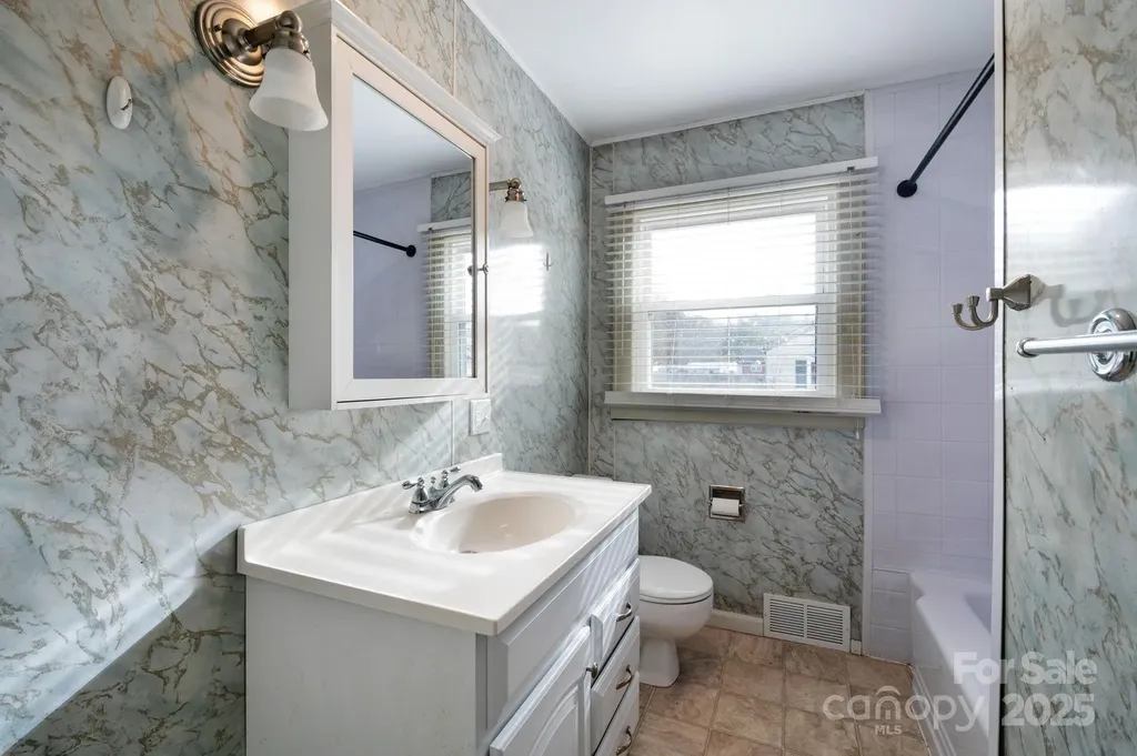43 Henline Lane Bakersville NC 28705