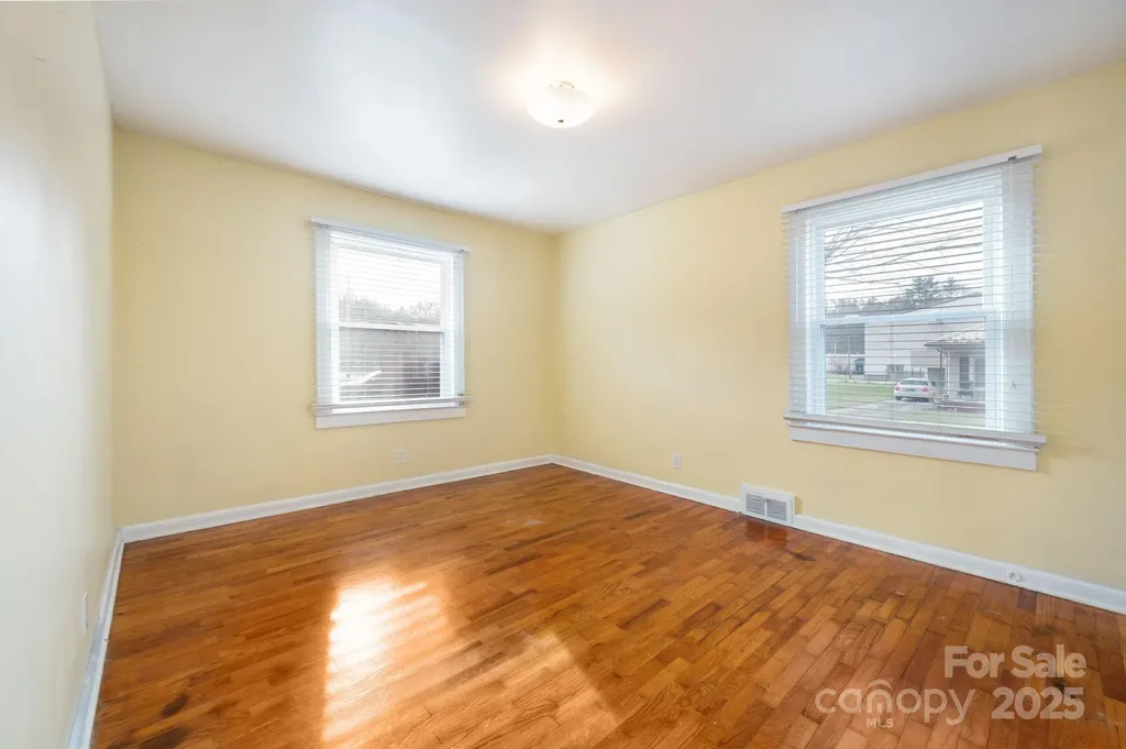 43 Henline Lane Bakersville NC 28705