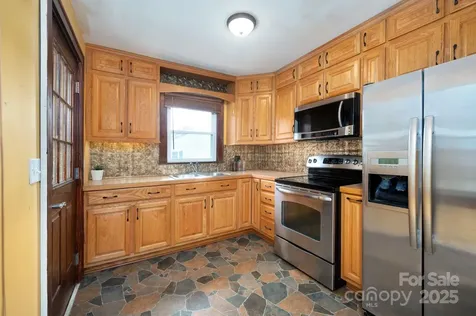 43 Henline Lane Bakersville NC 28705