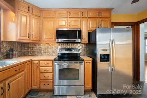 43 Henline Lane Bakersville NC 28705