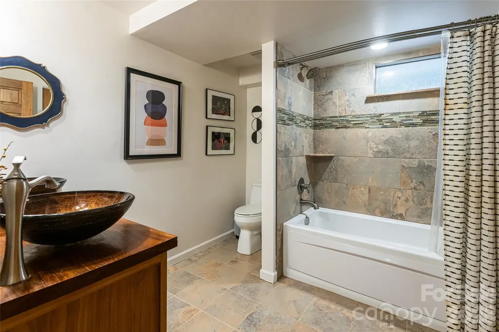 10 Lance Lane Asheville NC 28806
