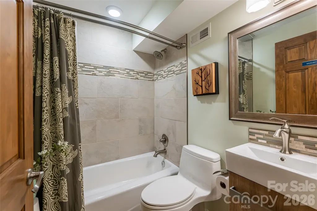 10 Lance Lane Asheville NC 28806
