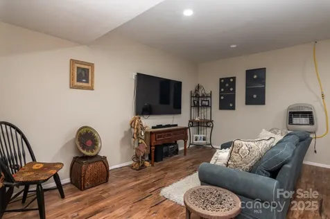 21 Maple Leaf Lane Glade Valley NC 28627