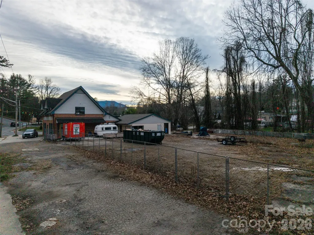 595 N Main Street Waynesville NC 28786