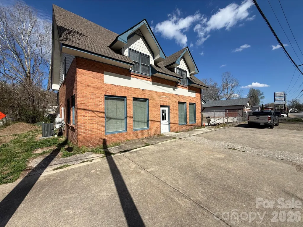 595 N Main Street Waynesville NC 28786