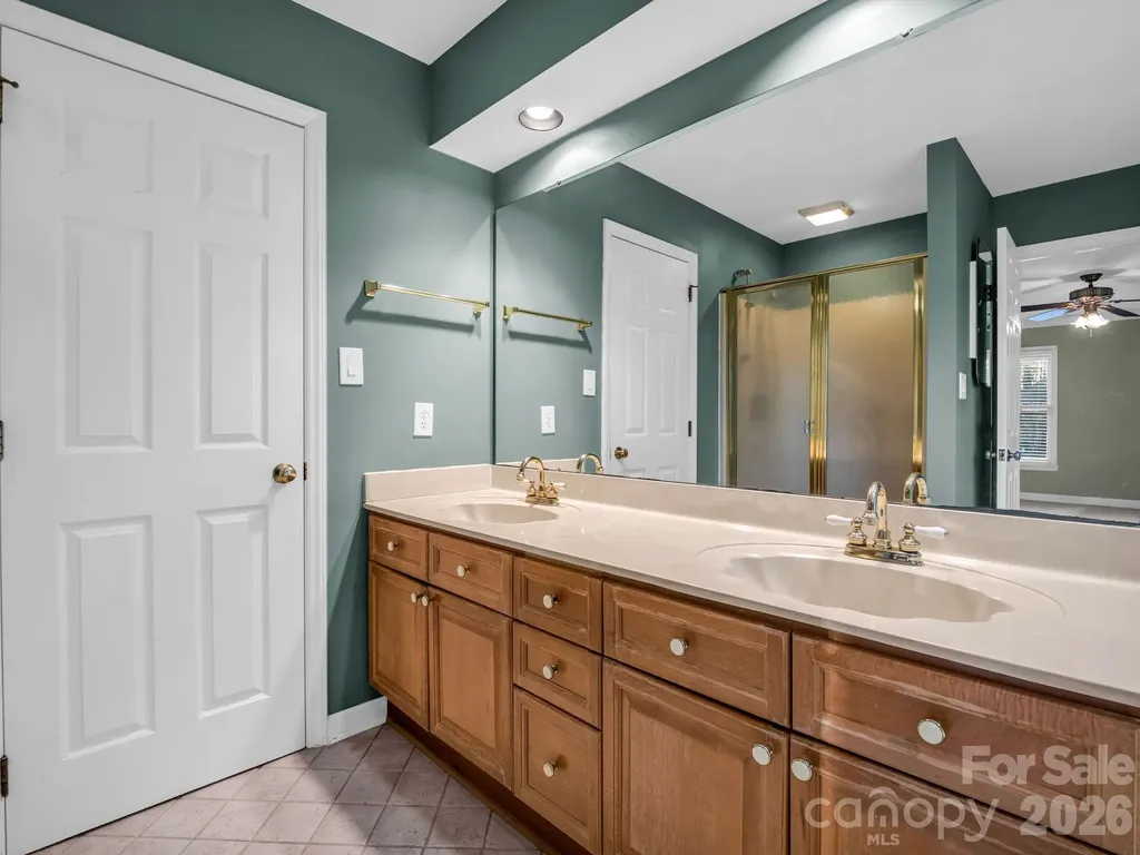 907 Weymouth Drive Gastonia NC 28056