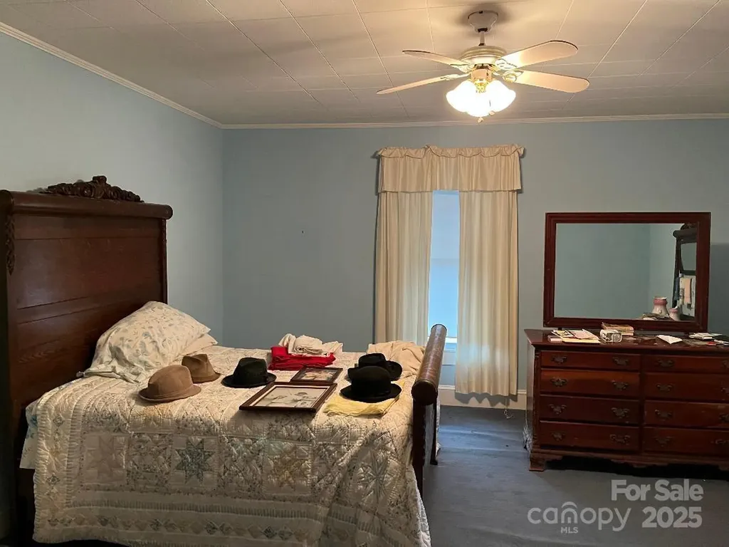 526 W Houstonville Road W Hamptonville NC 27020