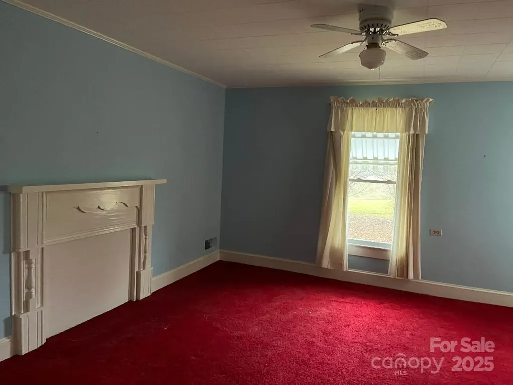 526 W Houstonville Road W Hamptonville NC 27020