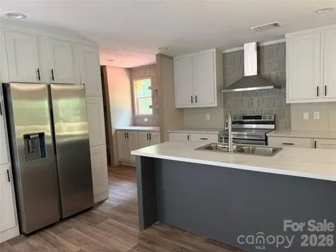 2468 Bonnie Glen Clover SC 29710