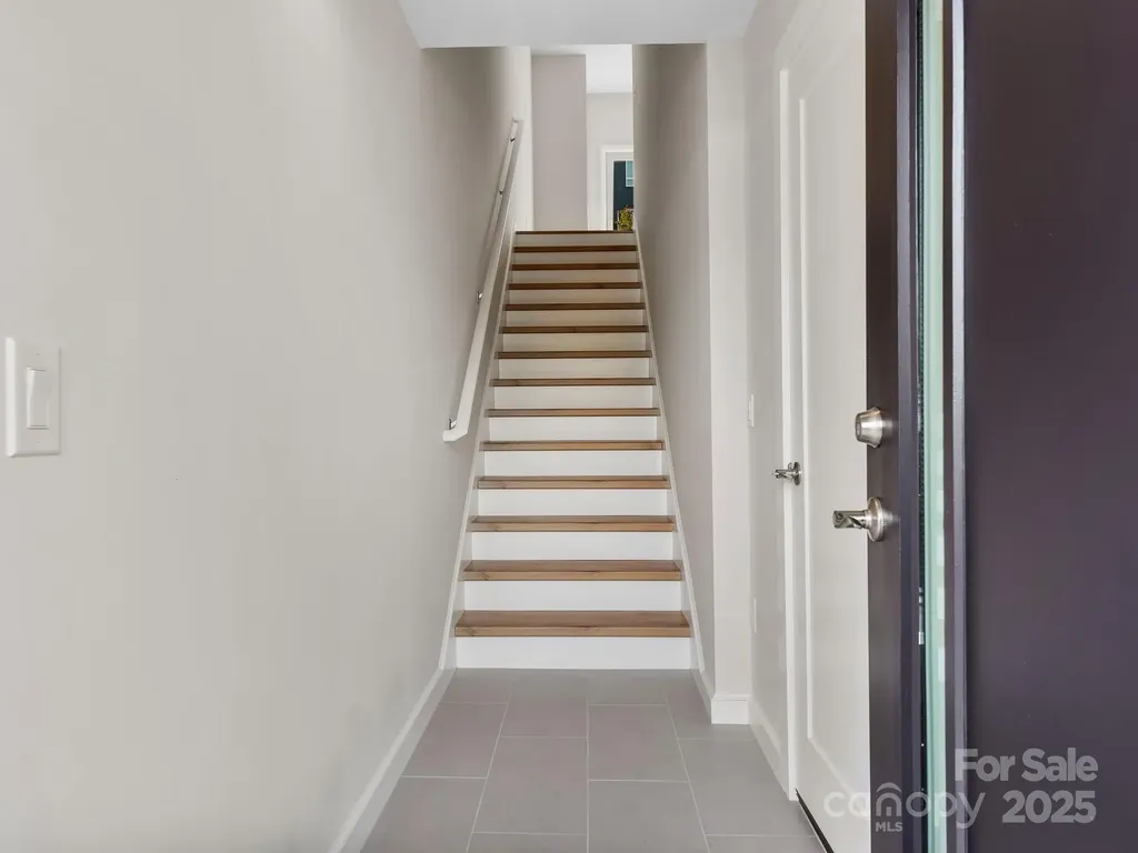 3 Lee Garden Lane Asheville NC 28801
