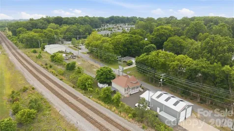 4423 Railroad Avenue Harrisburg NC 28075