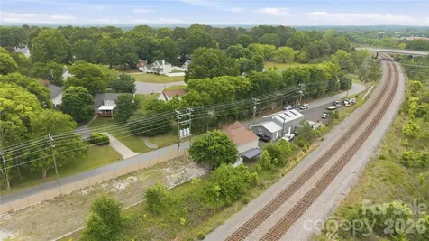 4423 Railroad Avenue Harrisburg NC 28075