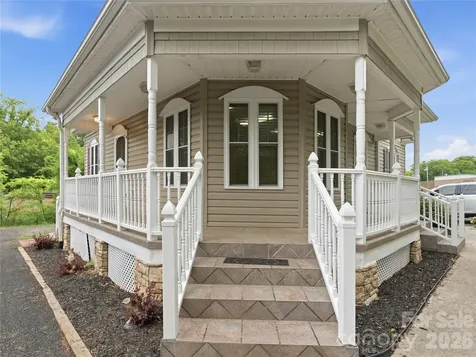 4423 Railroad Avenue Harrisburg NC 28075