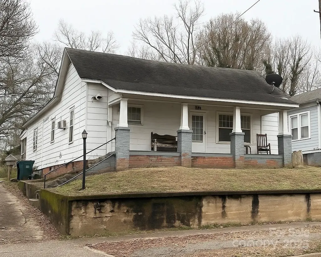 220 E Catawba Avenue Mount Holly NC 28120