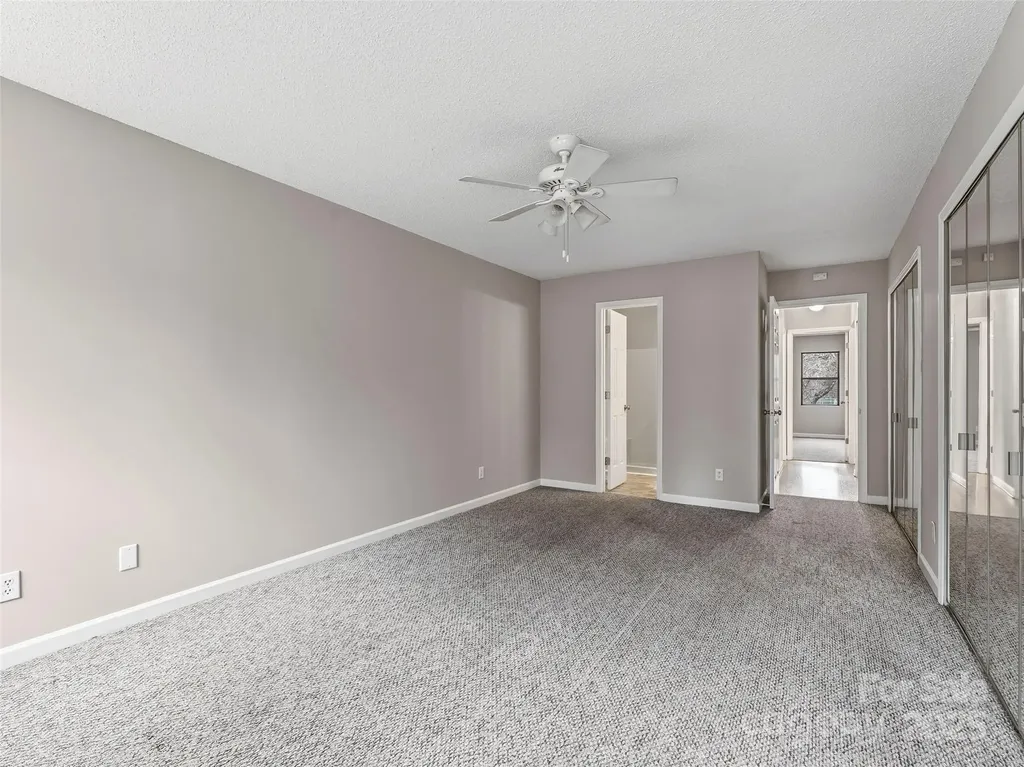 102 Abbey Circle Asheville NC 28805