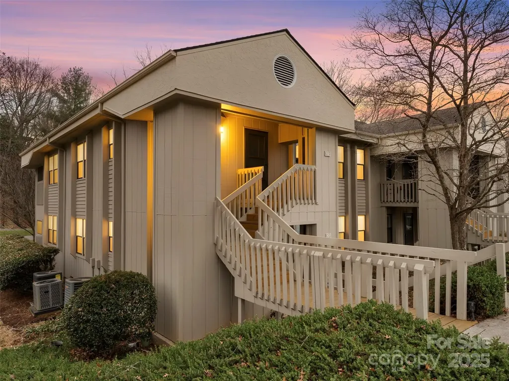 102 Abbey Circle Asheville NC 28805