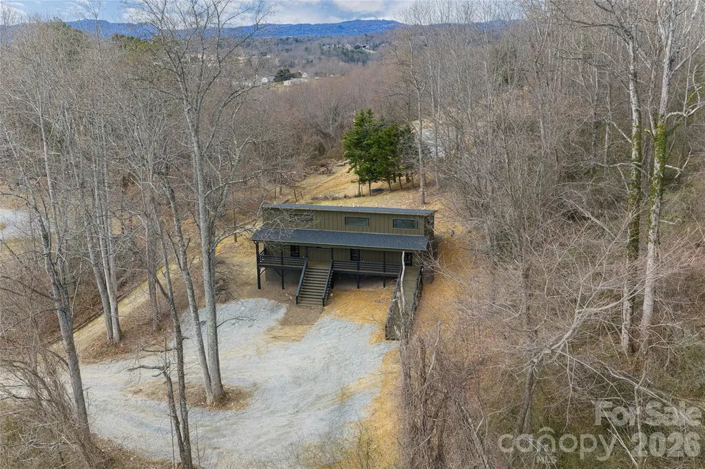 153 Hackleburg Lane Hendersonville NC 28792