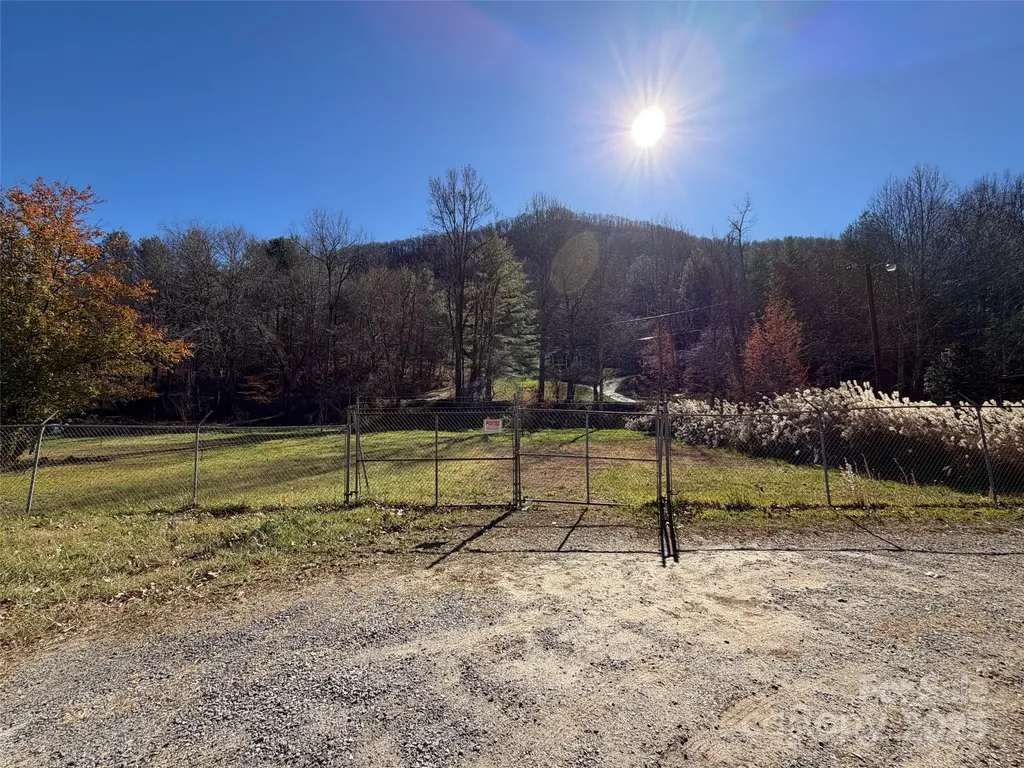 2843 Dellwood Road Waynesville NC 28786