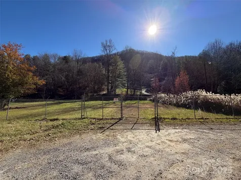 2843 Dellwood Road Waynesville NC 28786